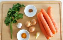 Kako narediti dietno juho iz korenčkovega pireja